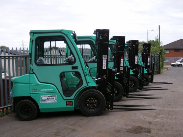 Xe nâng dầu Mitshubishi chính gốc Nhật Model FD25T